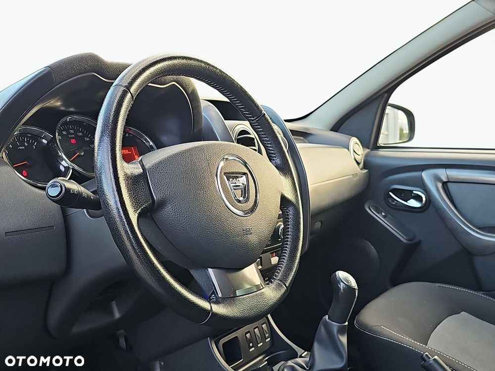 Dacia Duster 1.6 SCe Laureate S&S - 10