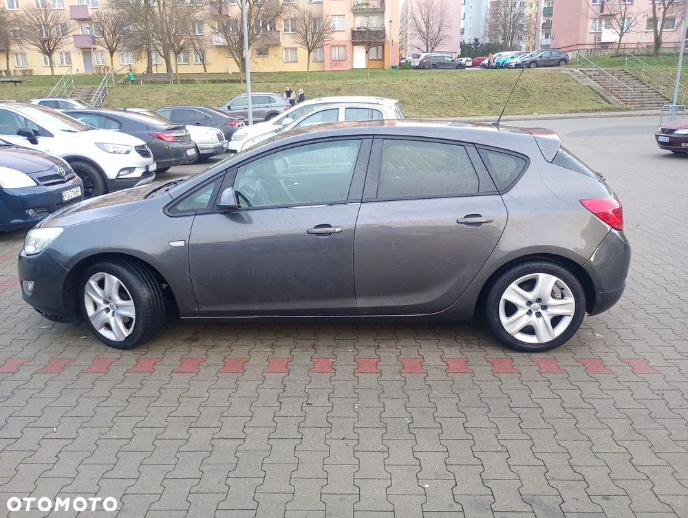 Opel Astra 1.3 CDTI DPF EcoFLEX Selection - 4
