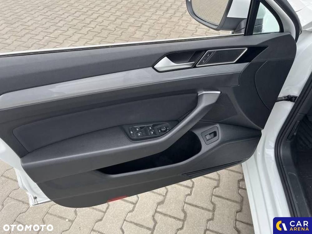 Volkswagen Passat - 39