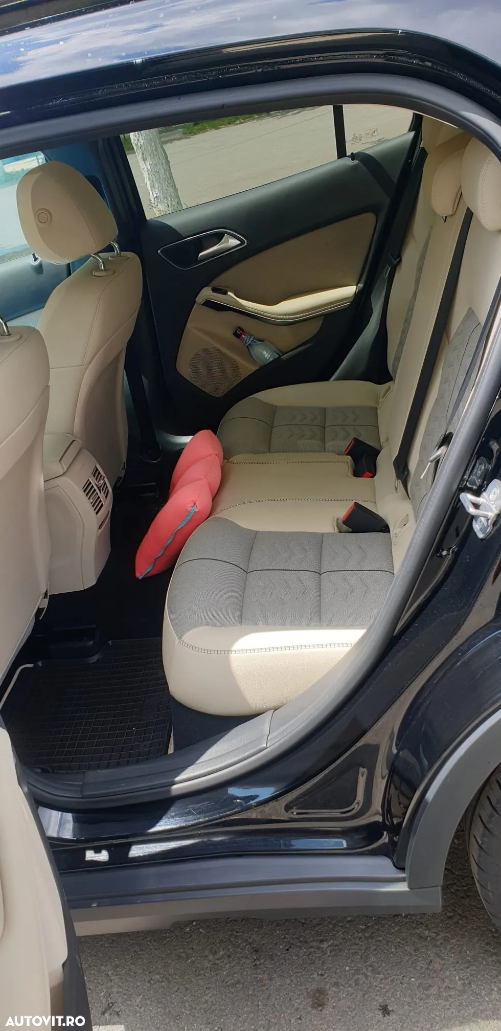 Mercedes-Benz GLA - 9