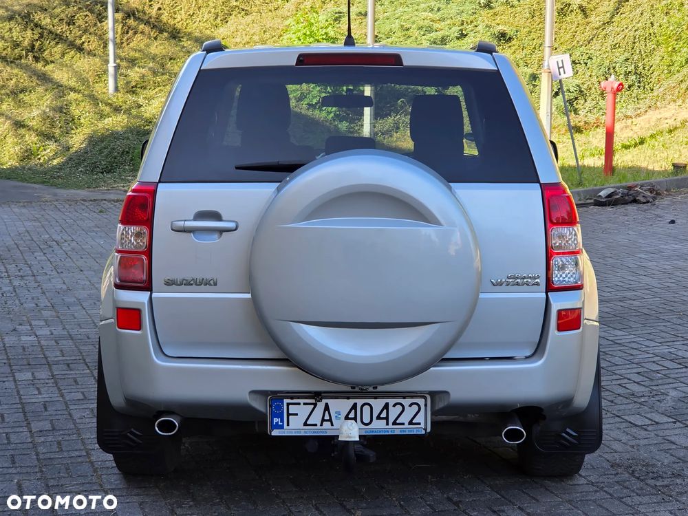 Suzuki Grand Vitara 1.9 DDiS Comfort DPF Family - 4