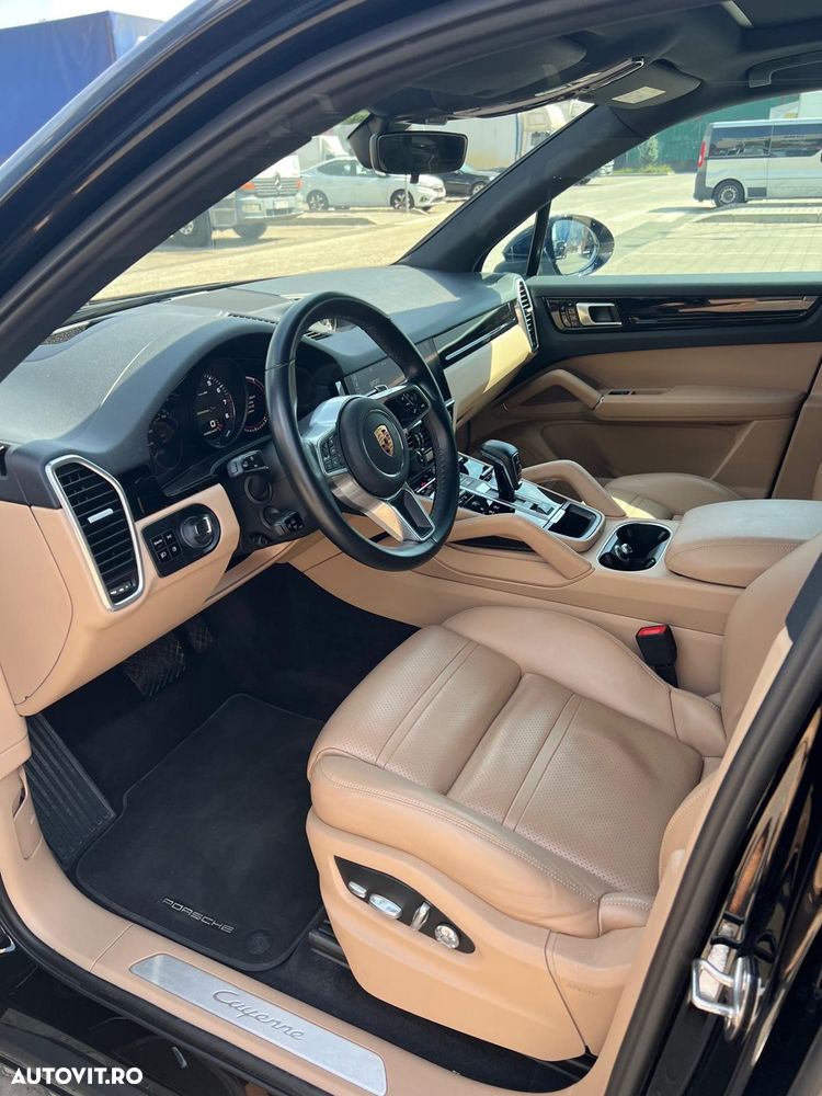 Porsche Cayenne - 9