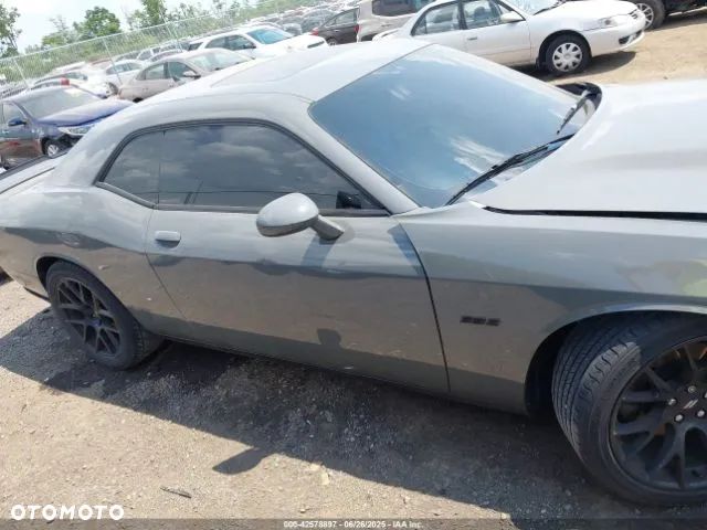 Dodge Challenger 5.7 R/T - 10