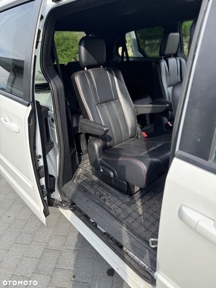 Dodge Grand Caravan 3.6 R/T - 8