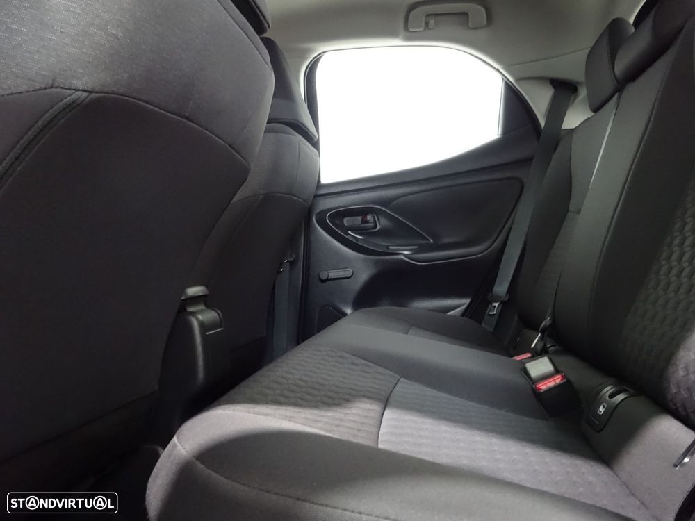 Toyota Yaris 1.5 HDF Comfort Plus - 12
