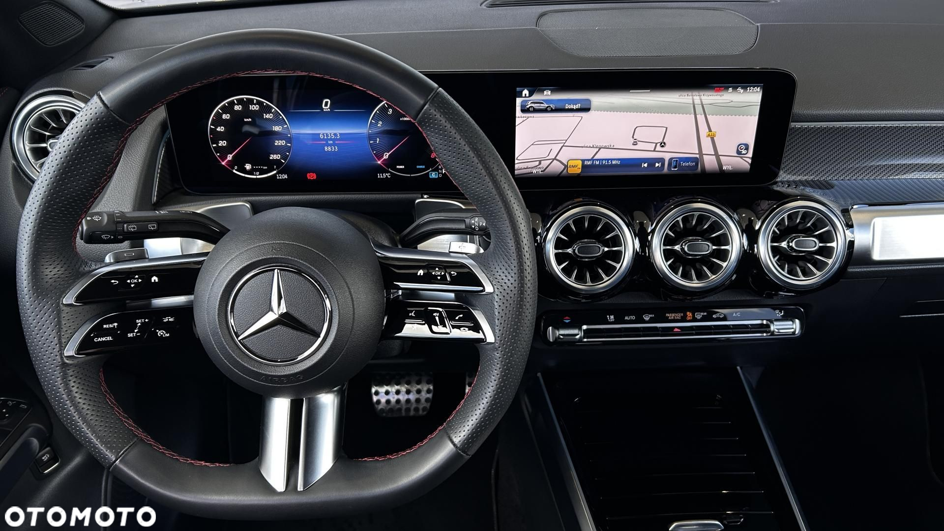 Mercedes-Benz GLB - 13