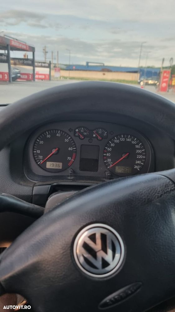 Volkswagen Golf - 11