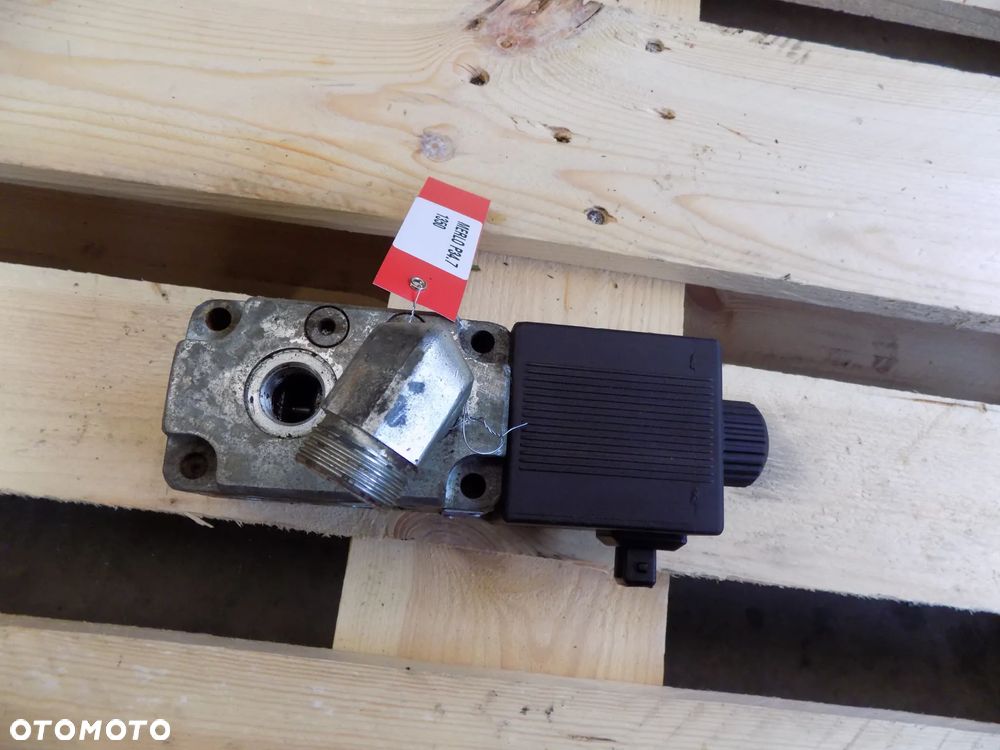 Merlo P 34.7 zawór hydrauliczny rozdzielacz elektrozawór R933007844 cewka