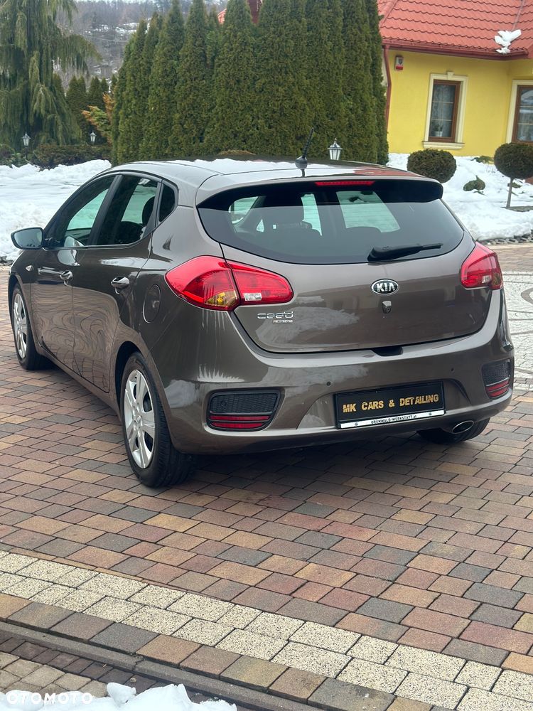 Kia Ceed 1.4 CVVT ISG Dream Team Edition - 11