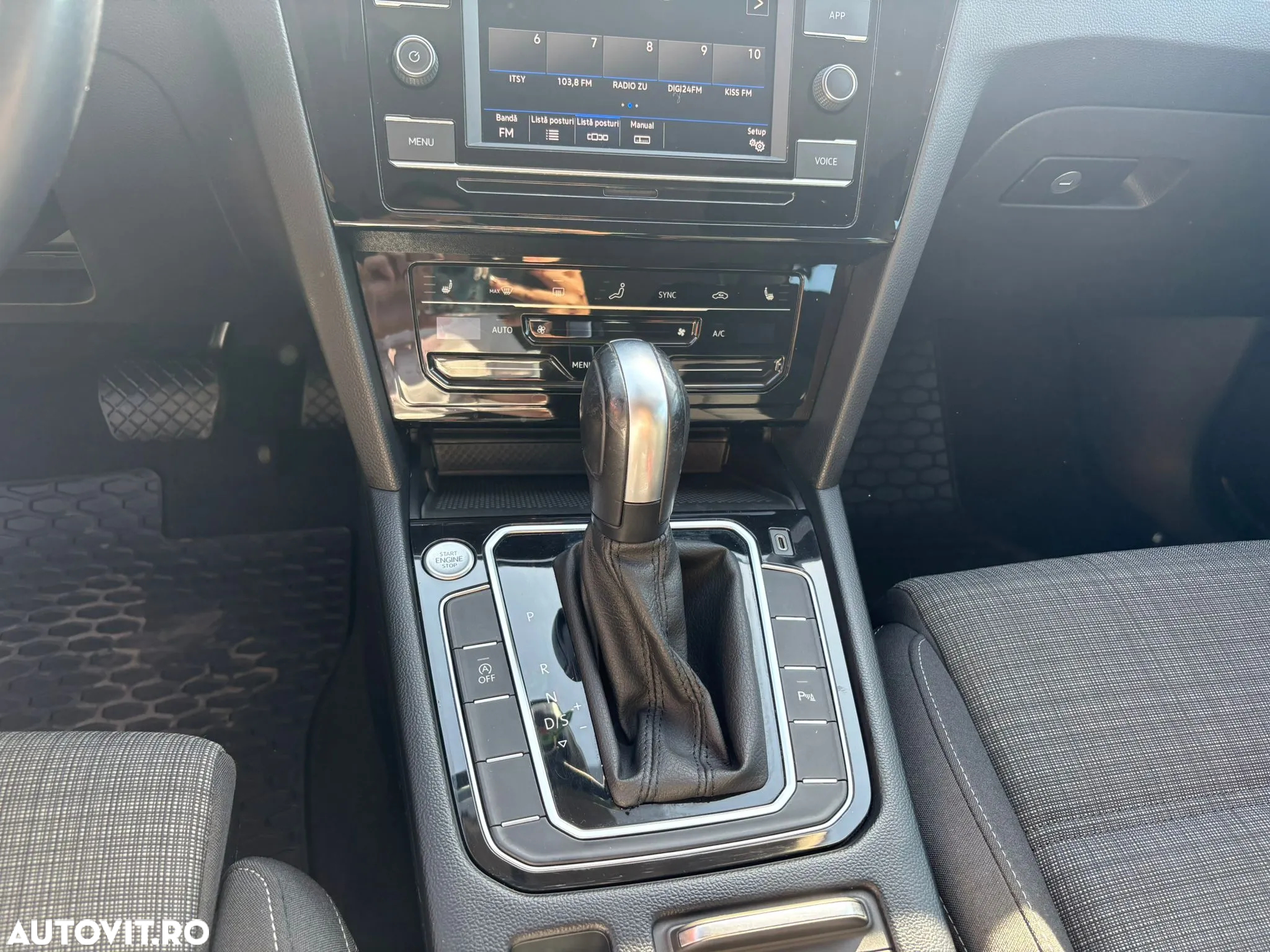 Volkswagen Passat - 11
