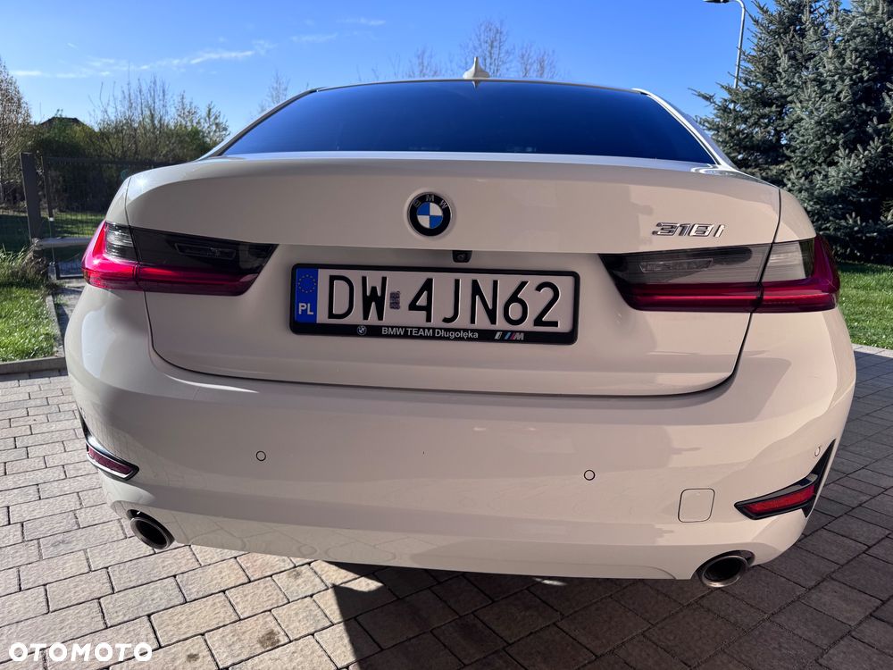 BMW Seria 3 318i - 4