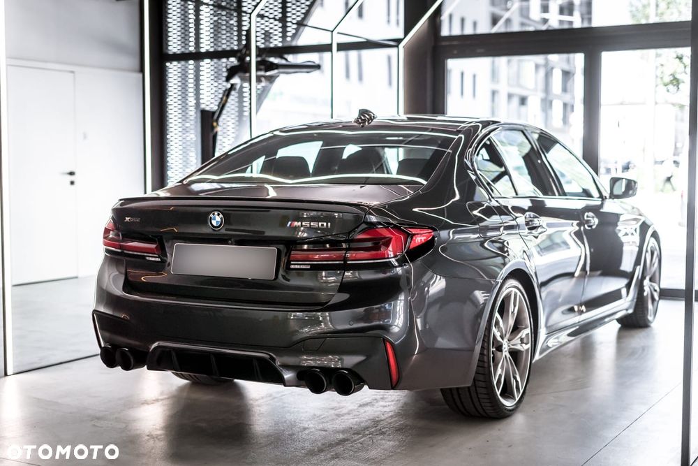 BMW Seria 5 M550i xDrive sport - 3