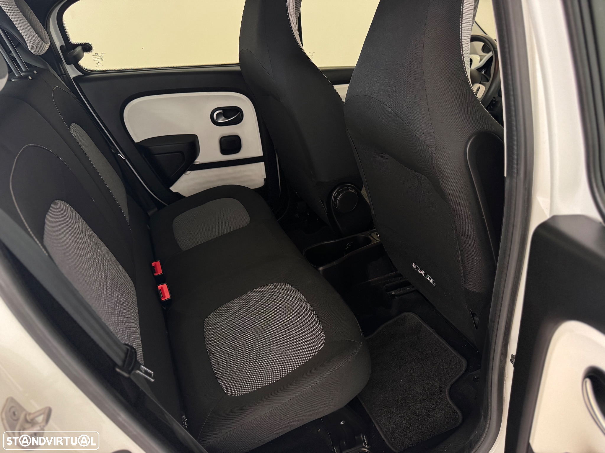 Renault Twingo 1.0 SCe Limited EDC - 14