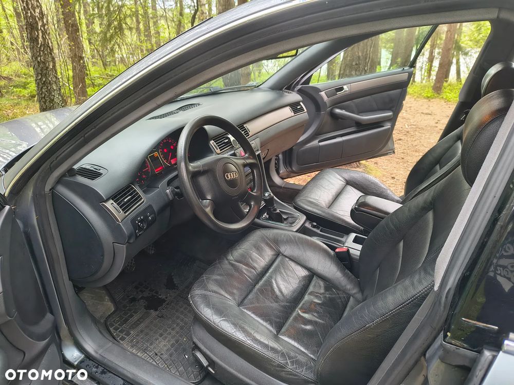Audi A6 Limousine 2.4 - 3