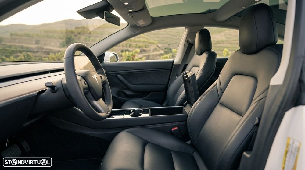Tesla Model 3 Long-Range Dual Motor AWD - 4