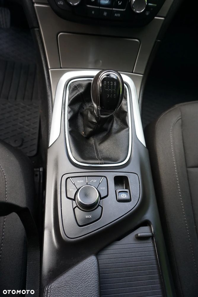 Opel Insignia 1.6 Turbo Design Edition - 25