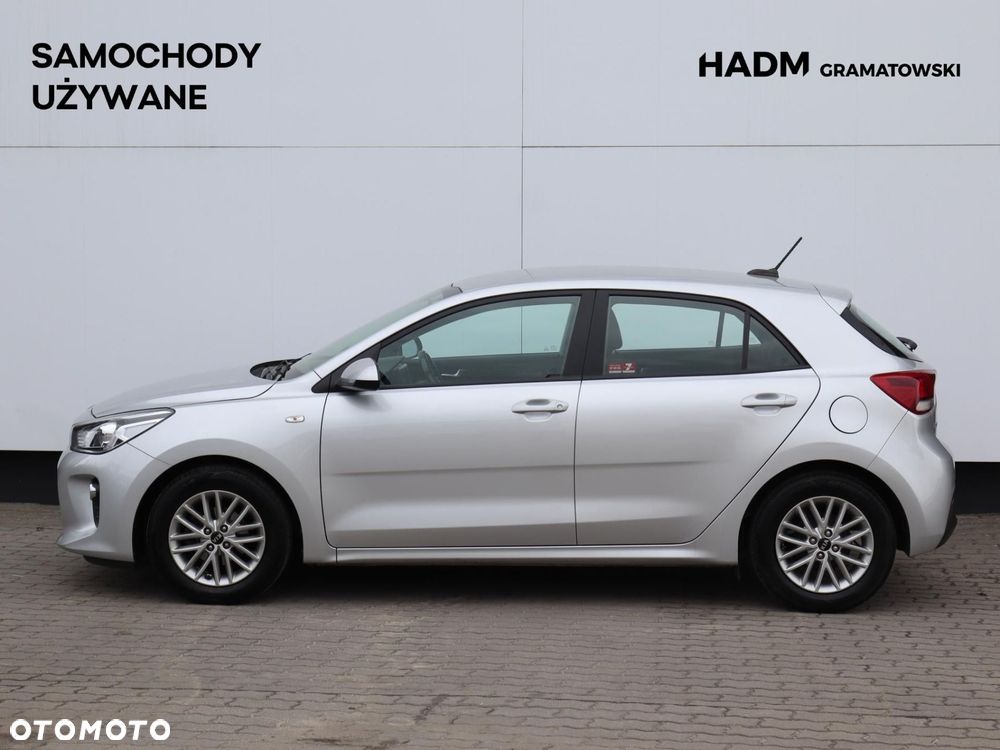 Kia Rio 1.2 L - 4