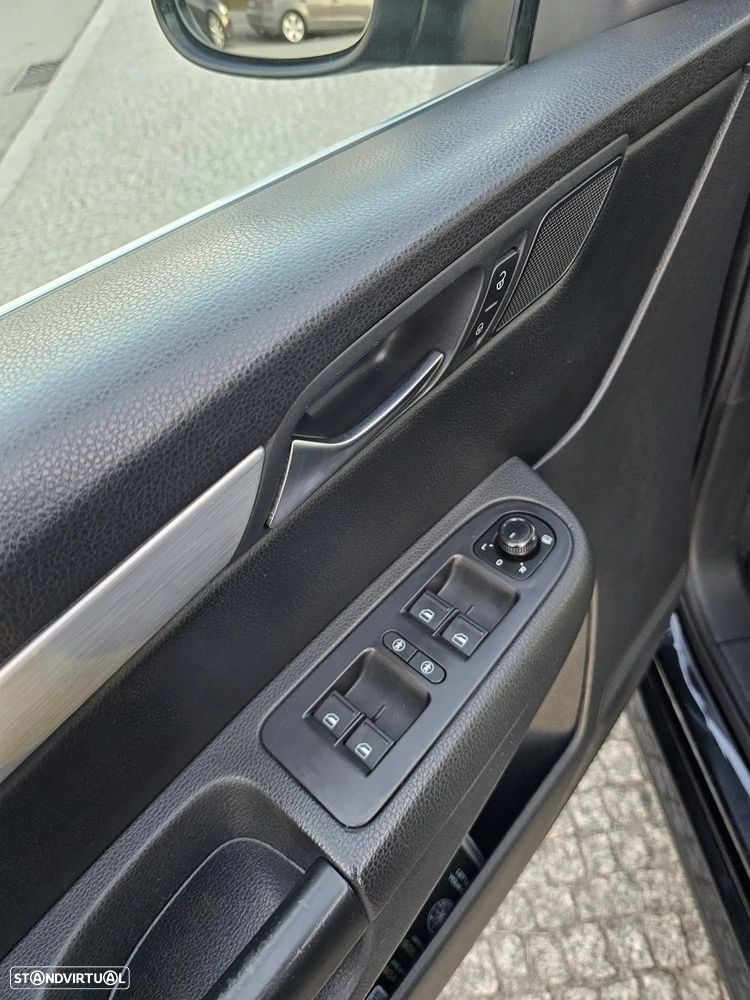 VW Sharan - 29