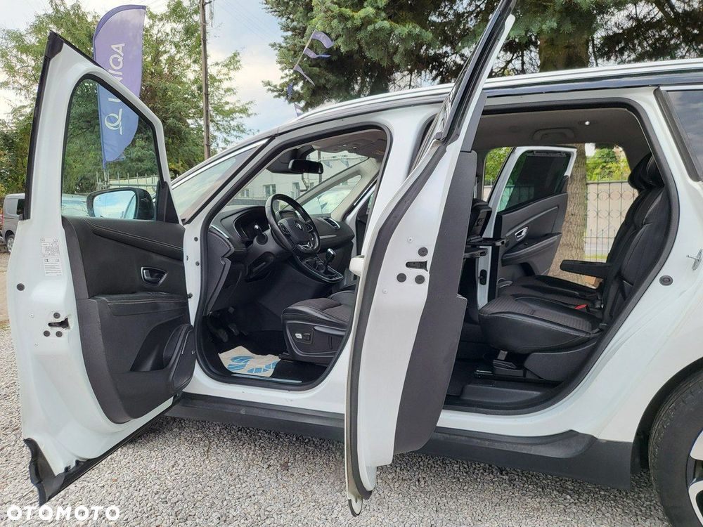 Renault Grand Scenic - 16