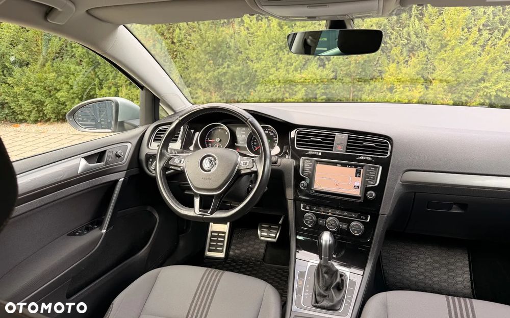 Volkswagen Golf 2.0 TDI BlueMotion Technology DSG Allstar - 11