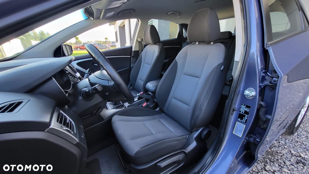 Hyundai i30 1.4 Intro Edition - 27