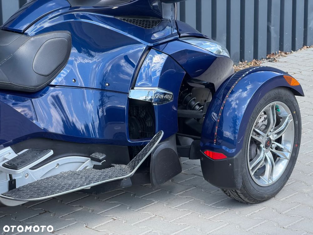 Can-Am Spyder - 17