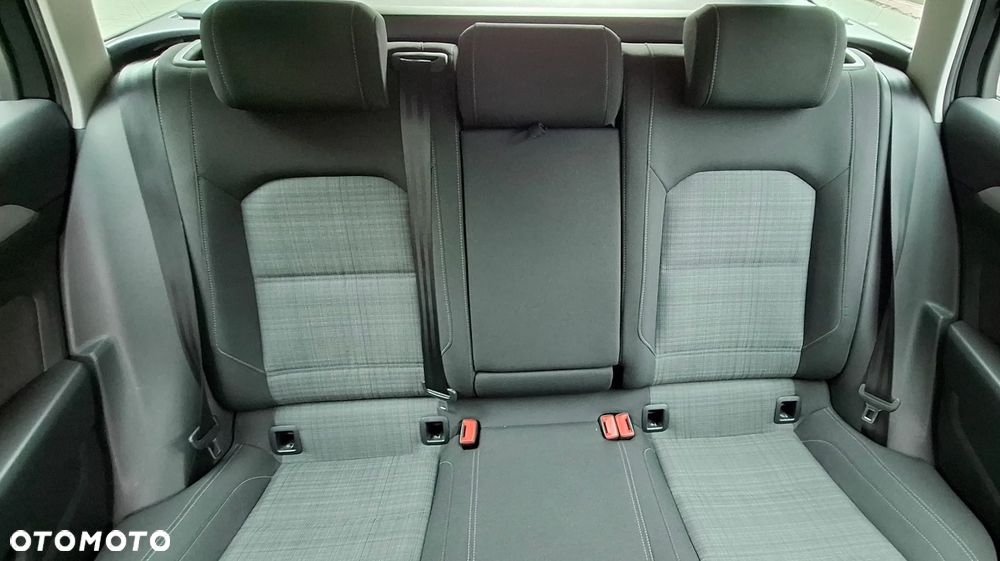 Volkswagen Passat 2.0 TSI Business DSG - 17