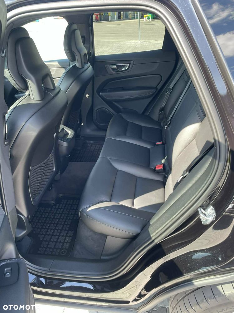 Volvo XC 60 D5 AWD R-Design - 12