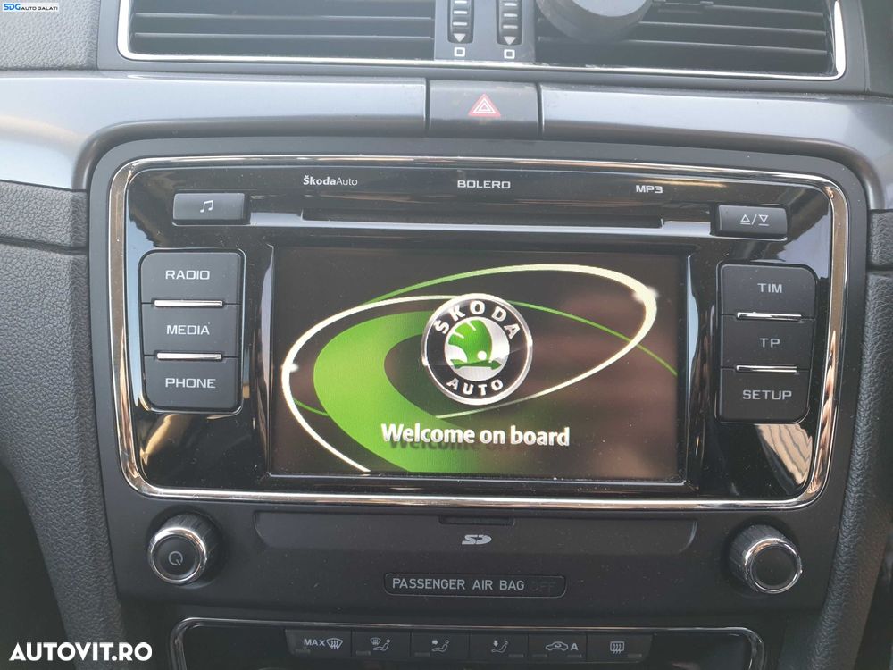 Radio CD Player Unitate Display BOLERO MP3 Skoda Superb 2 2008 - 2015 [K8926] - 1