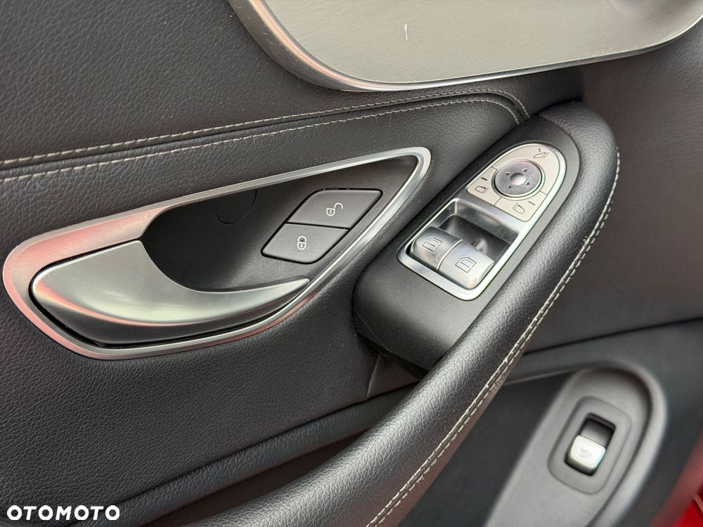 Mercedes-Benz Klasa C 200 9G-TRONIC AMG Line - 23