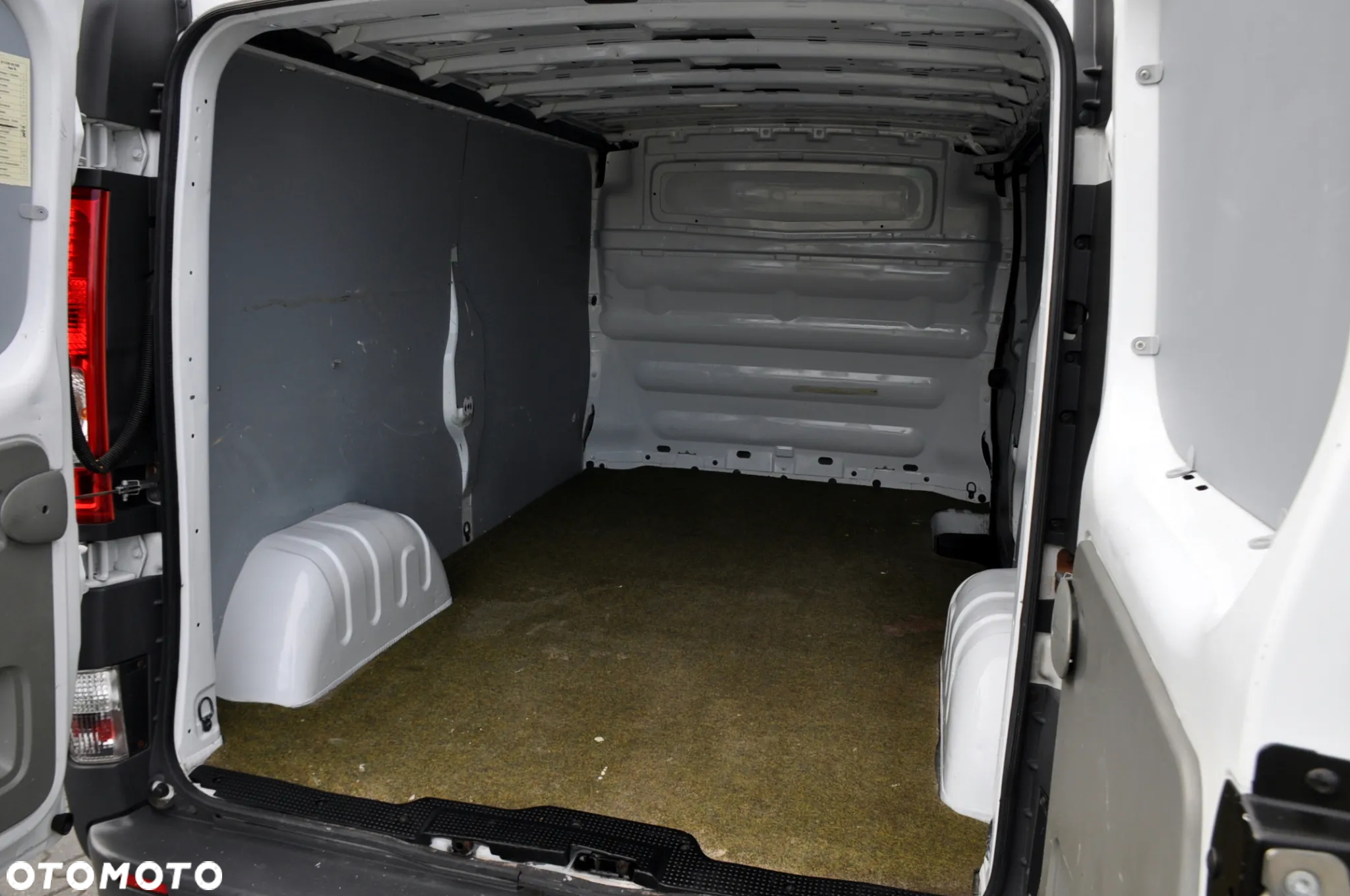 Opel VIVARO - 29