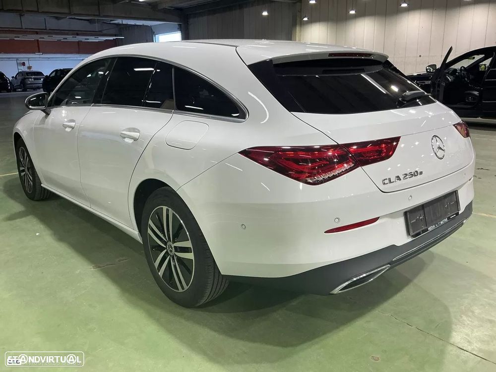 Mercedes-Benz CLA 250 e 8G-DCT Progressive Line Advanced - 4