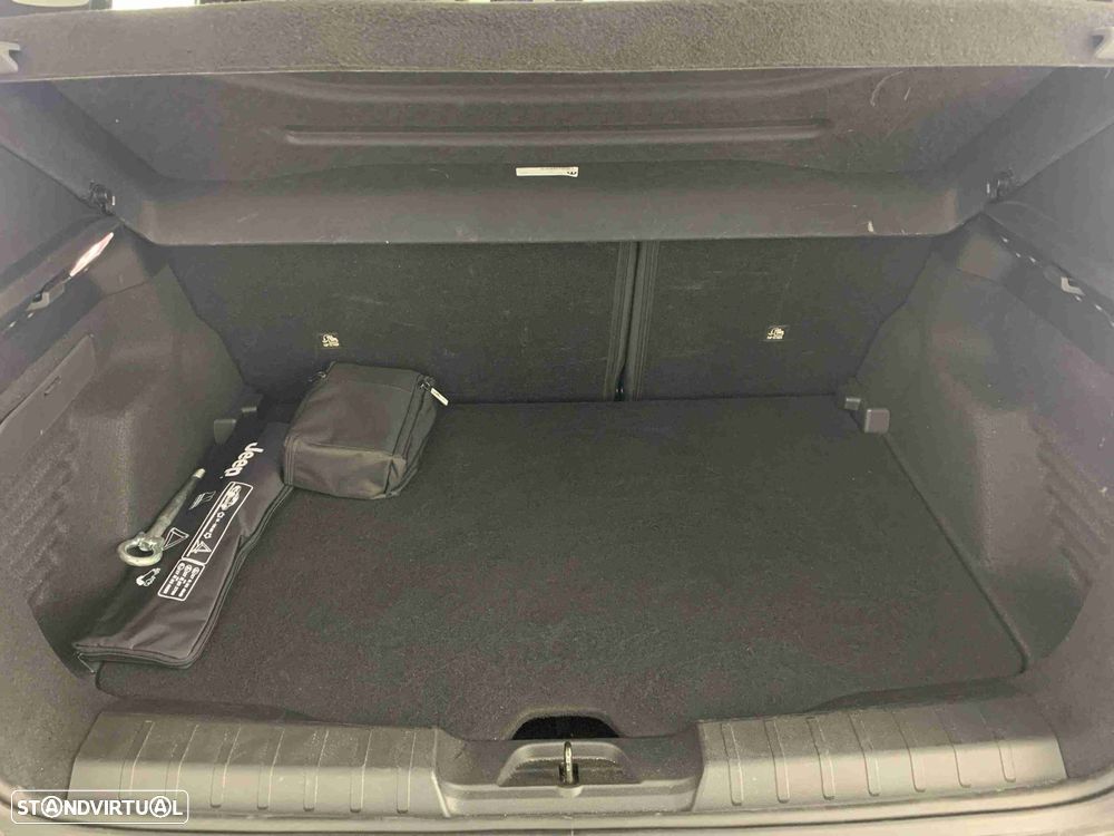 Jeep Avenger 1.2 GSE T3 Altitude - 14