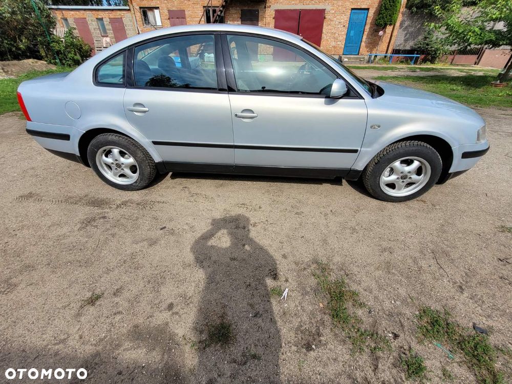 Volkswagen Passat 1.9 TDI Comfortline - 2
