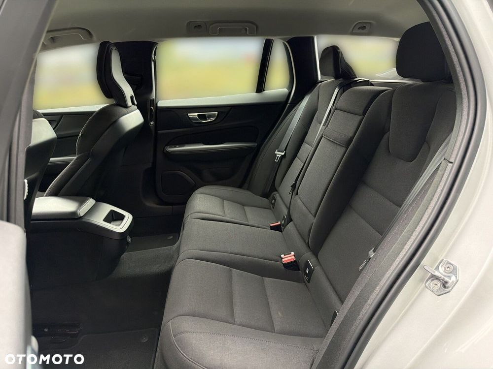 Volvo V60 D3 Momentum - 26