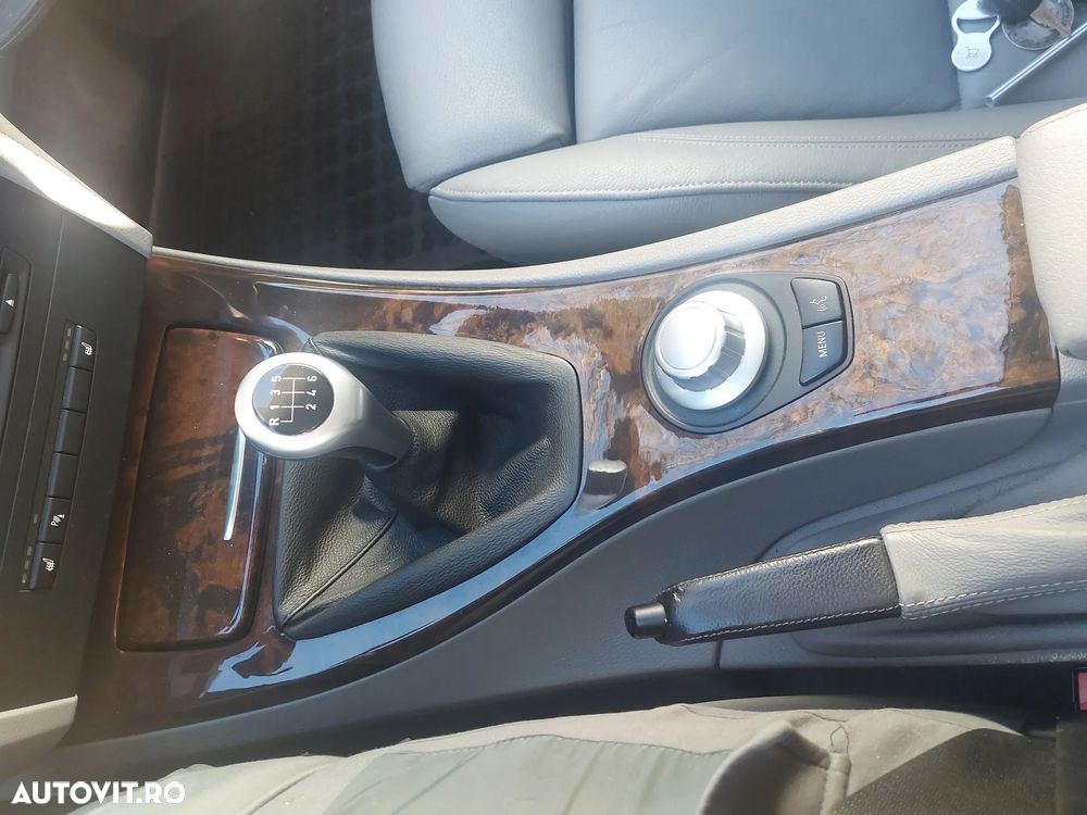 BMW Seria 3 325i - 17