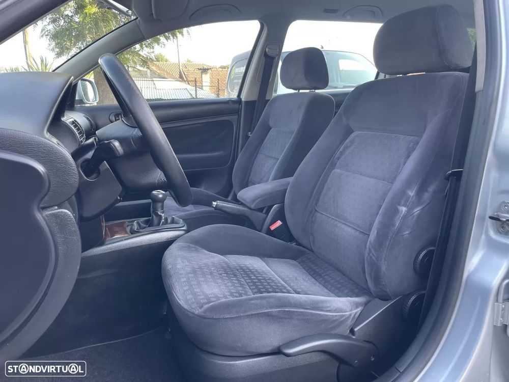 VW Passat Variant 1.9 TDi Confortline - 14