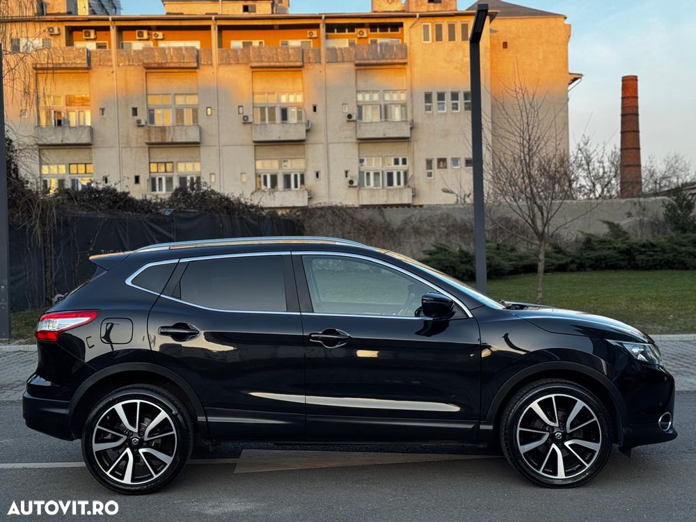 Nissan Qashqai 1.6 DCI Xtronic TEKNA - 25