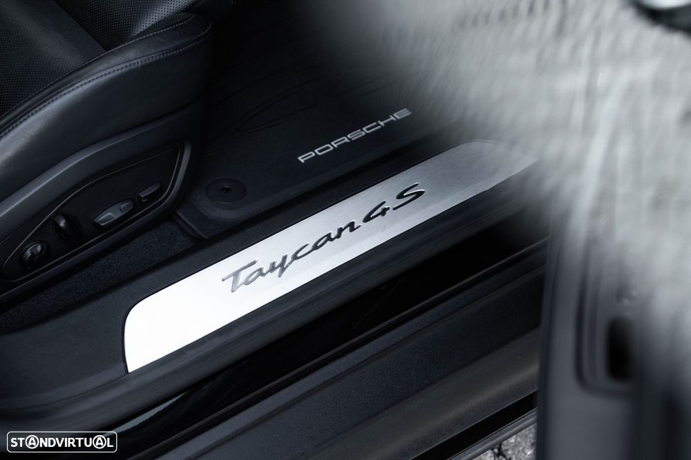 Porsche Taycan 4S - 41