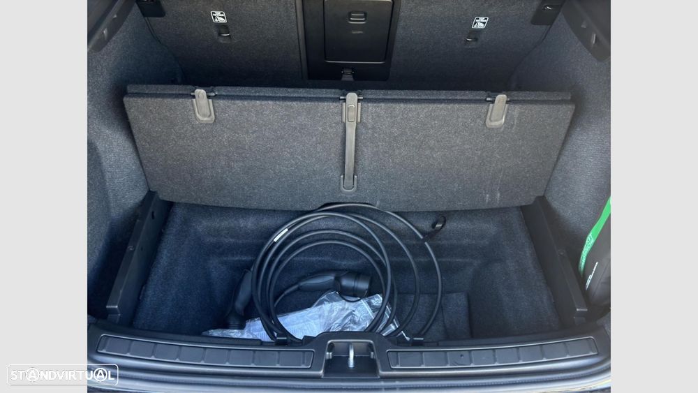 Volvo EX40 82 kWh Single Motor Extended Range Black Edition - 25