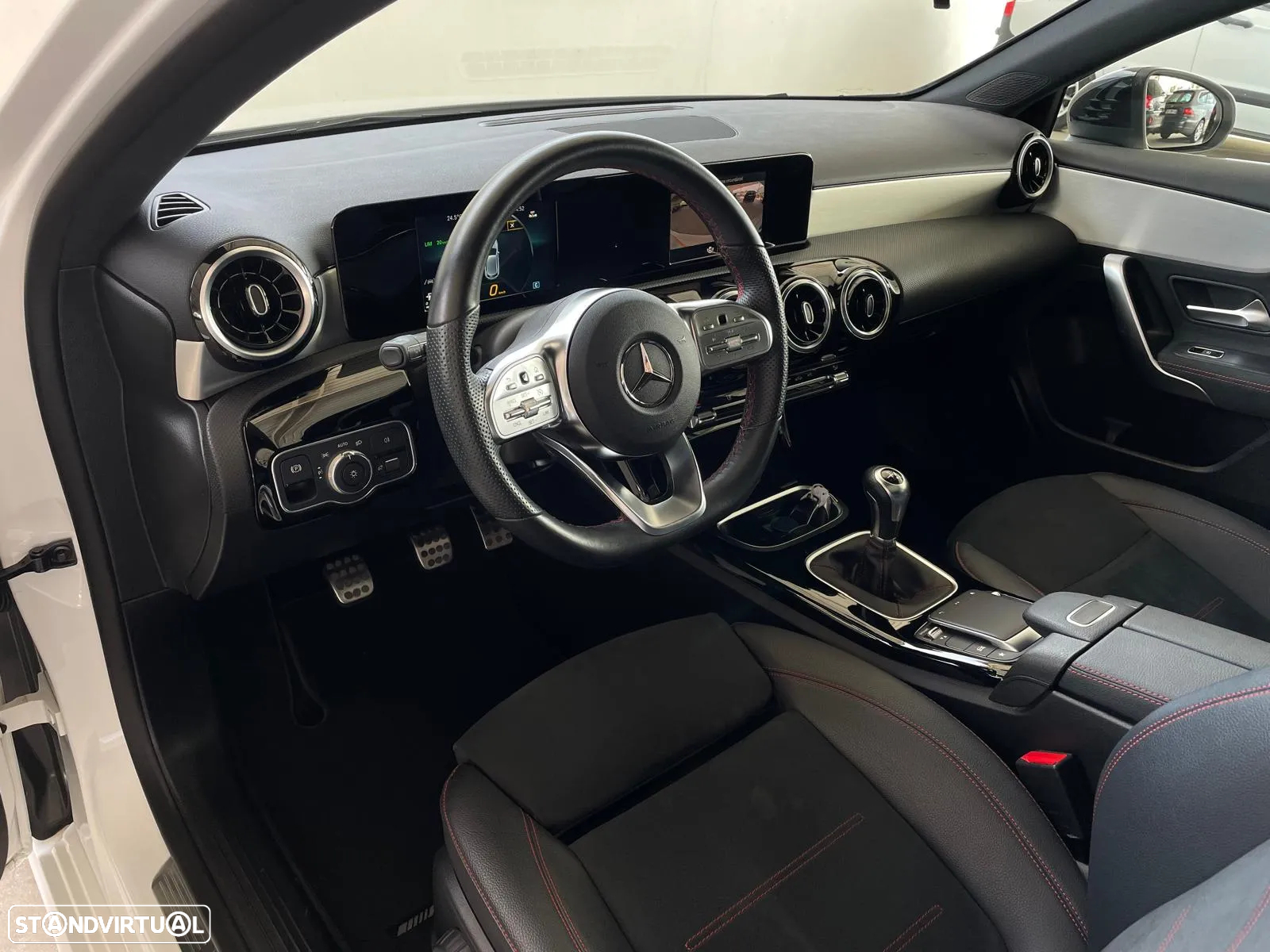 Mercedes-Benz A 180 d AMG Line - 11