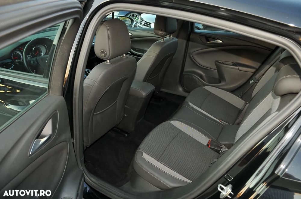 Opel Astra 1.2 Turbo Business Edition - 6