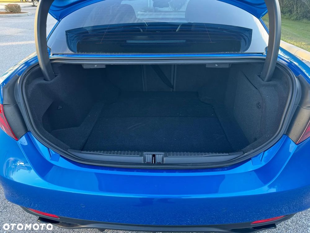 Alfa Romeo Giulia 2.0 Turbo 16V AT8-Q4 Ti - 22