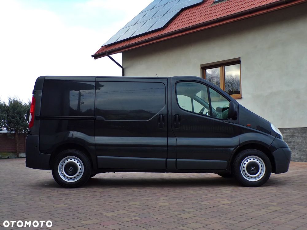 Opel Vivaro - 8