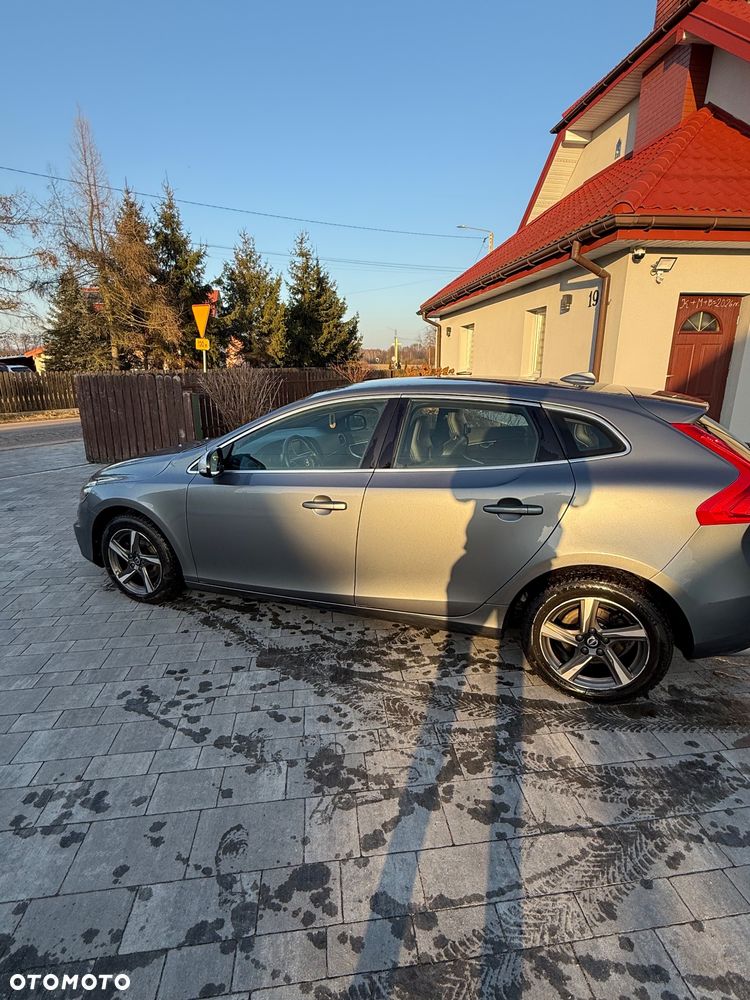 Volvo V40 D2 Drive-E R-Design Momentum - 8