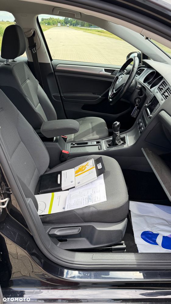 Volkswagen Golf 1.2 TSI BMT Trendline - 17