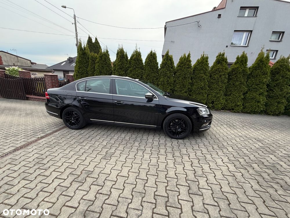 Volkswagen Passat 2.0 TDI Highline R-Style DSG - 28