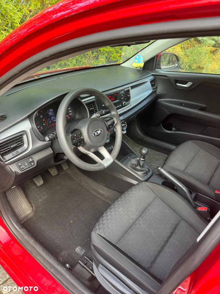 Kia Rio 1.2 M - 10