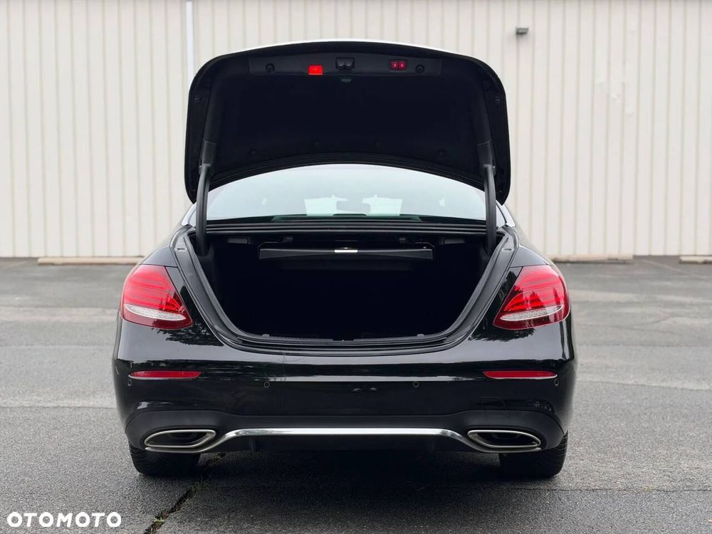 Mercedes-Benz Klasa E 300 9G-TRONIC - 12
