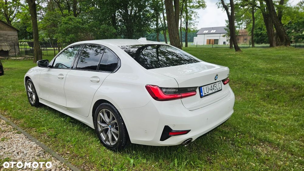 BMW Seria 3 318i - 2
